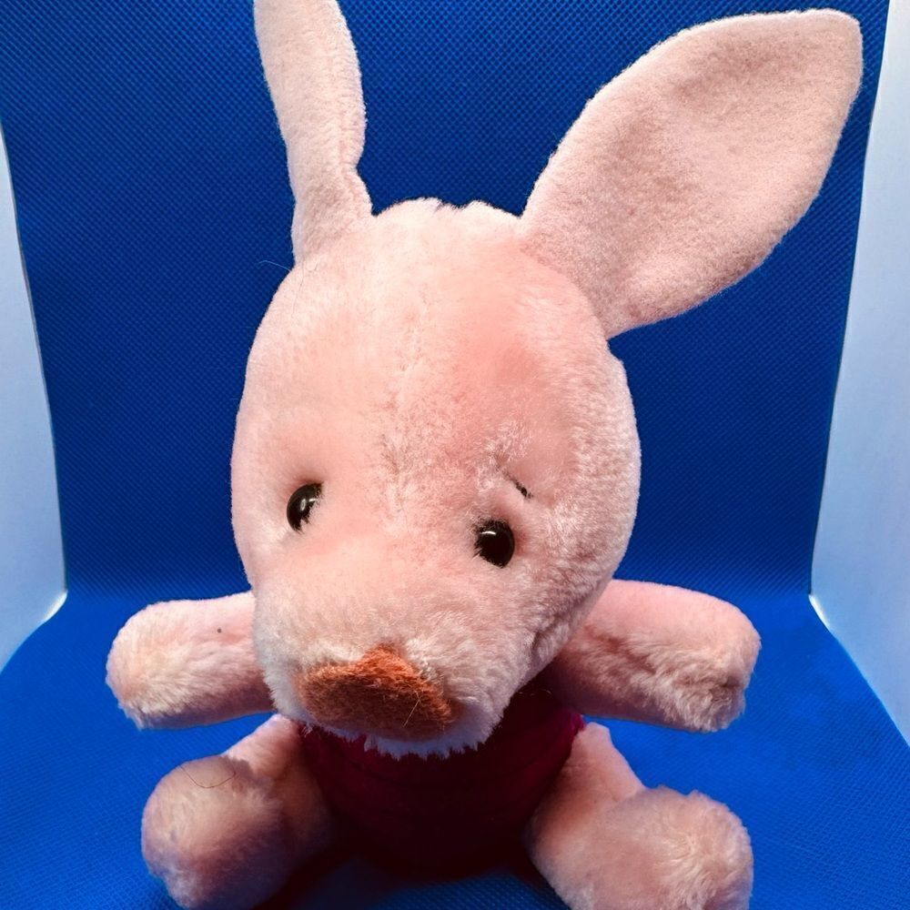 3 vintage Pooh Bear characters
